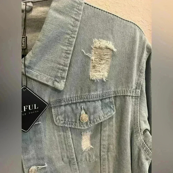 ZAFUL Forever Young Unisex Distressed Denim Jacket SIZE Medium - Picture 3 of 4